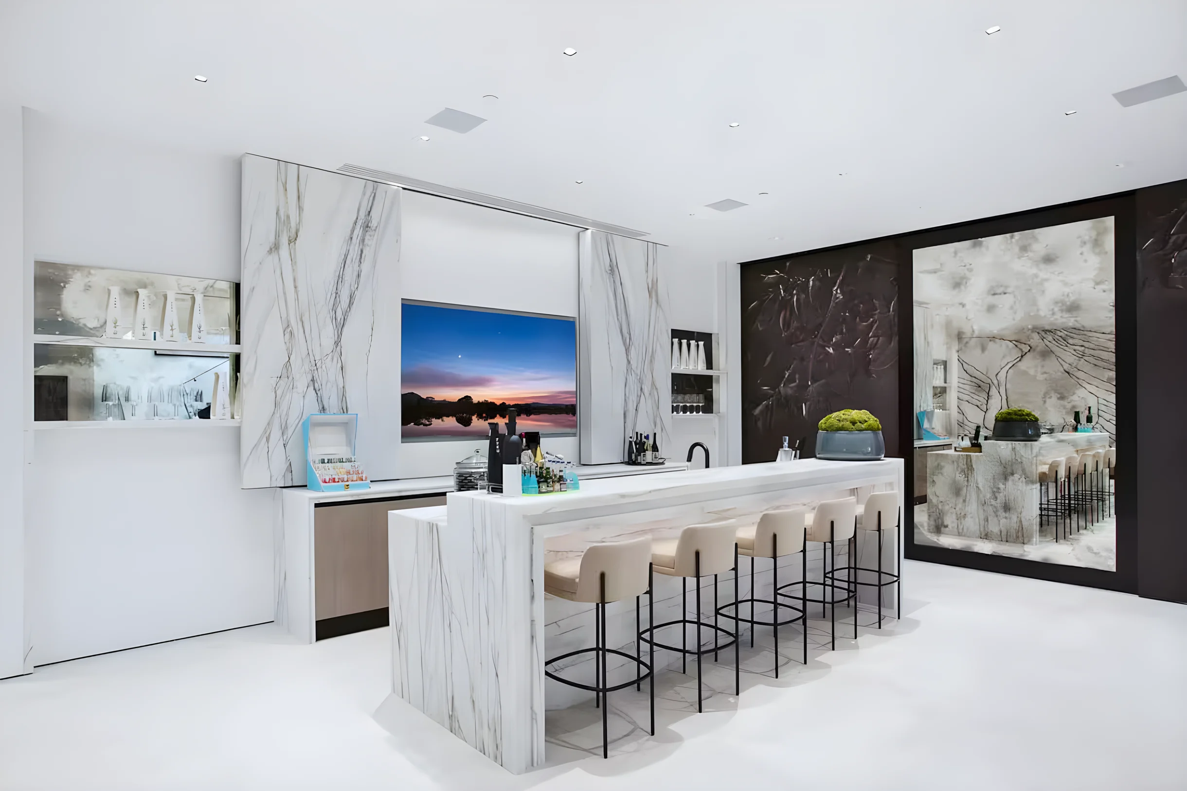 Ultra-Luxurious BH Estate | Pool, Theatre, Views #60