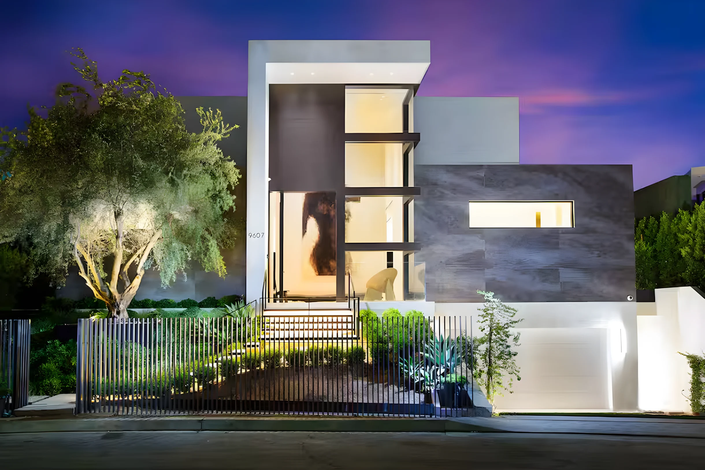 Ultra-Luxurious BH Estate | Pool, Theatre, Views #7