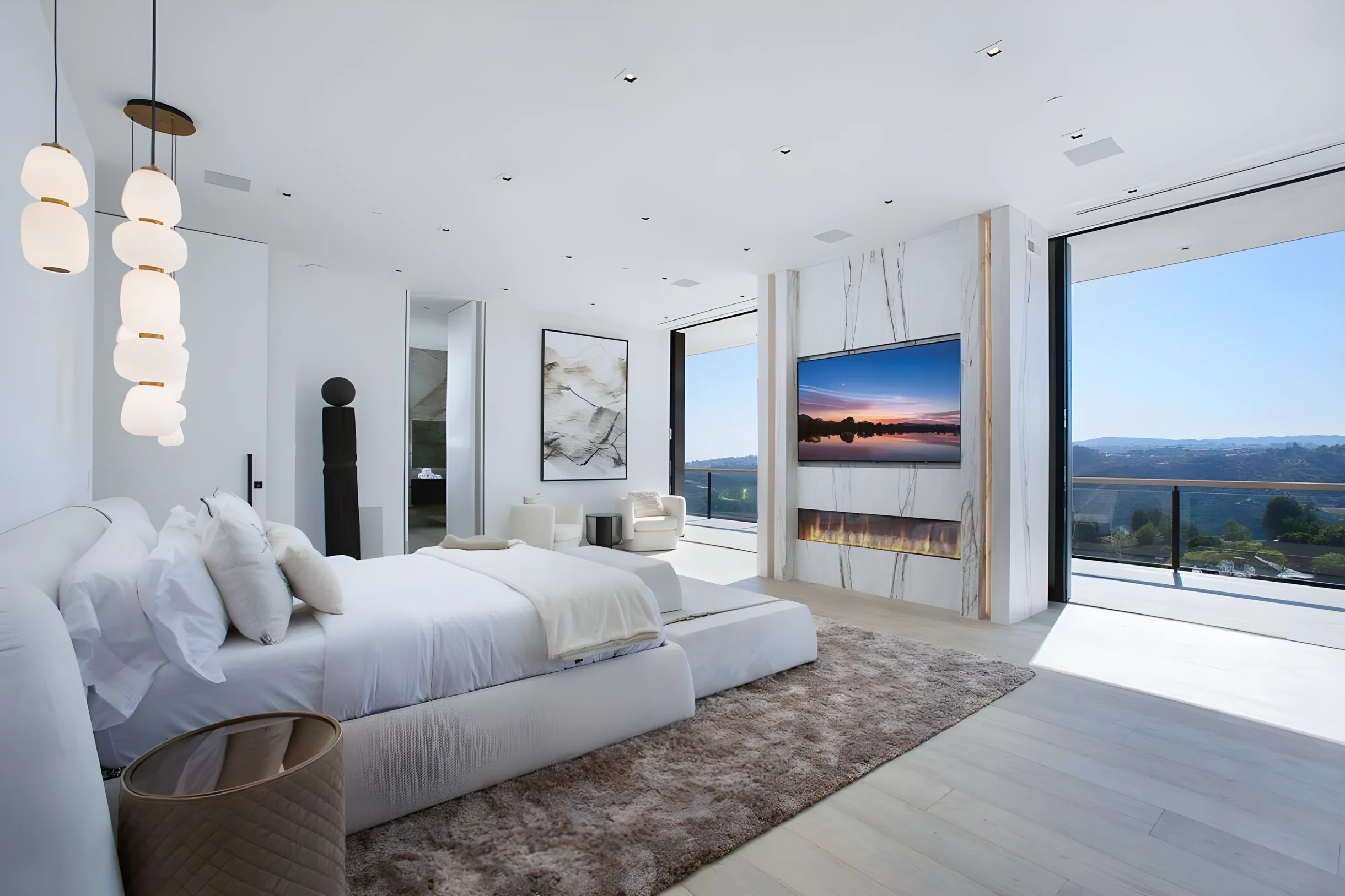 Ultra-Luxurious BH Estate | Pool, Theatre, Views #52