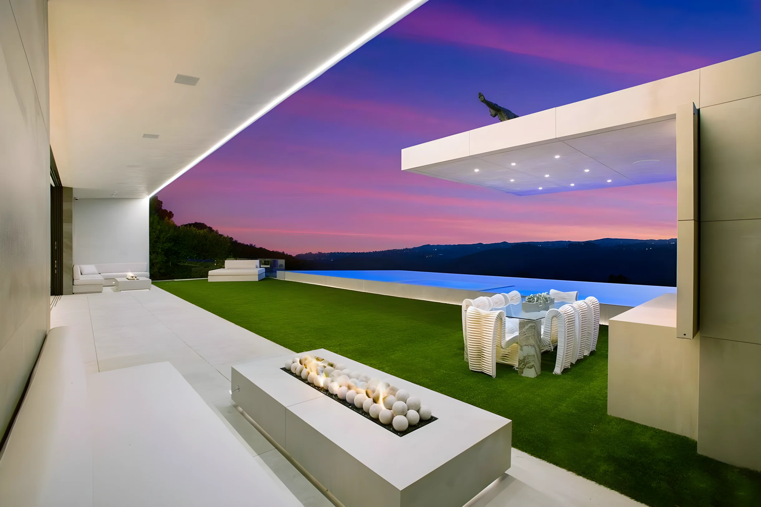 Ultra-Luxurious BH Estate | Pool, Theatre, Views #13