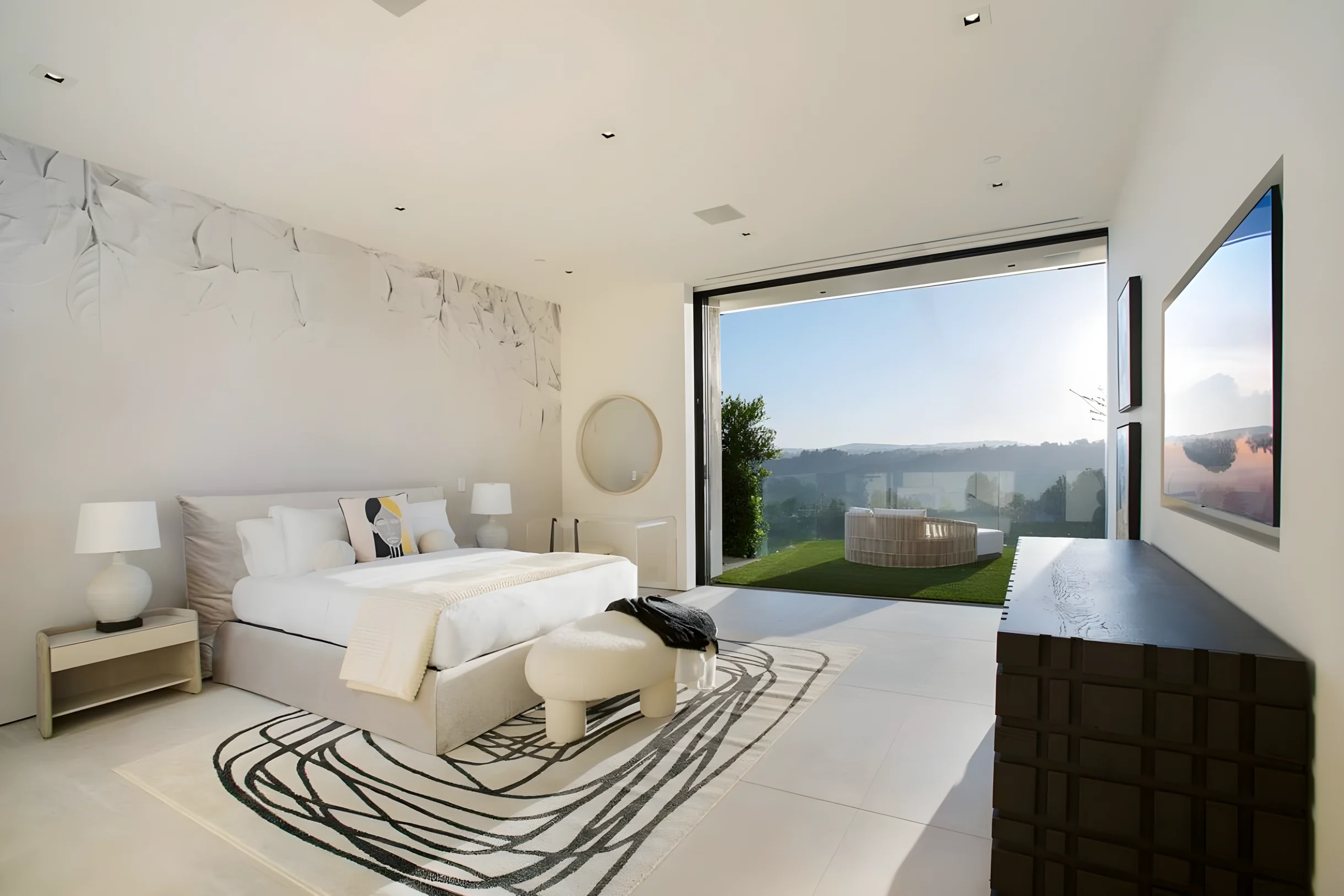 Ultra-Luxurious BH Estate | Pool, Theatre, Views #35