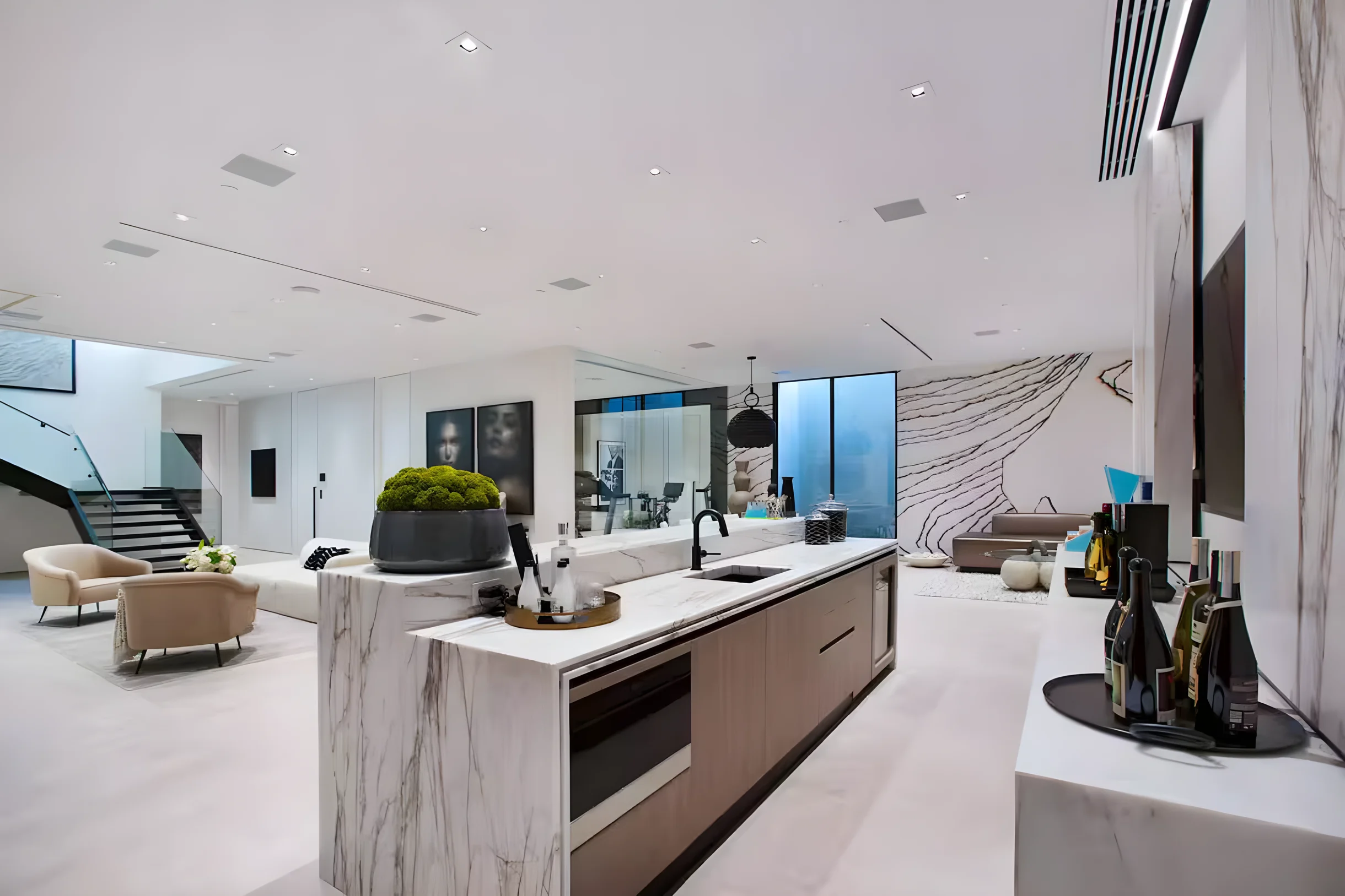 Ultra-Luxurious BH Estate | Pool, Theatre, Views #55