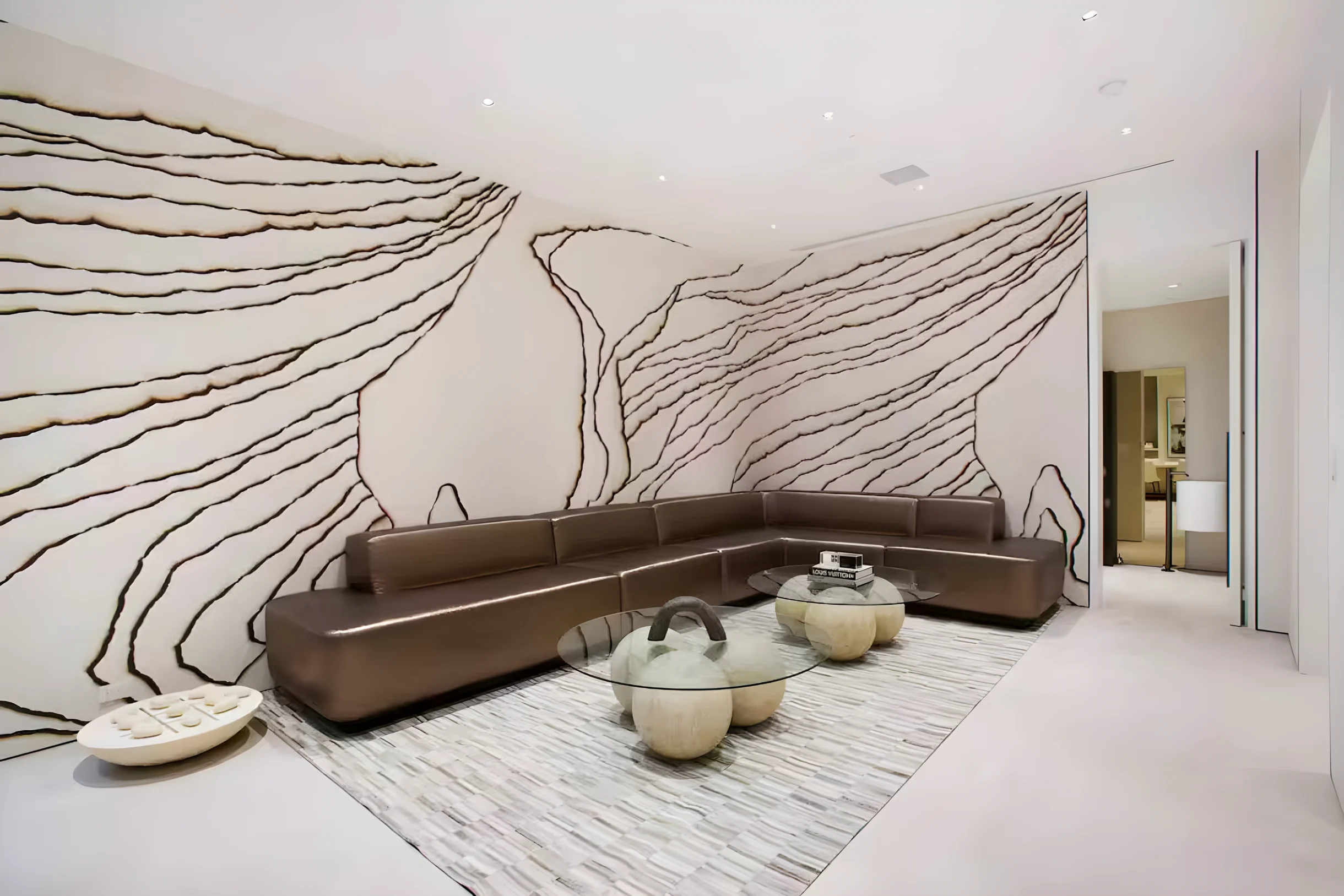 Ultra-Luxurious BH Estate | Pool, Theatre, Views #76