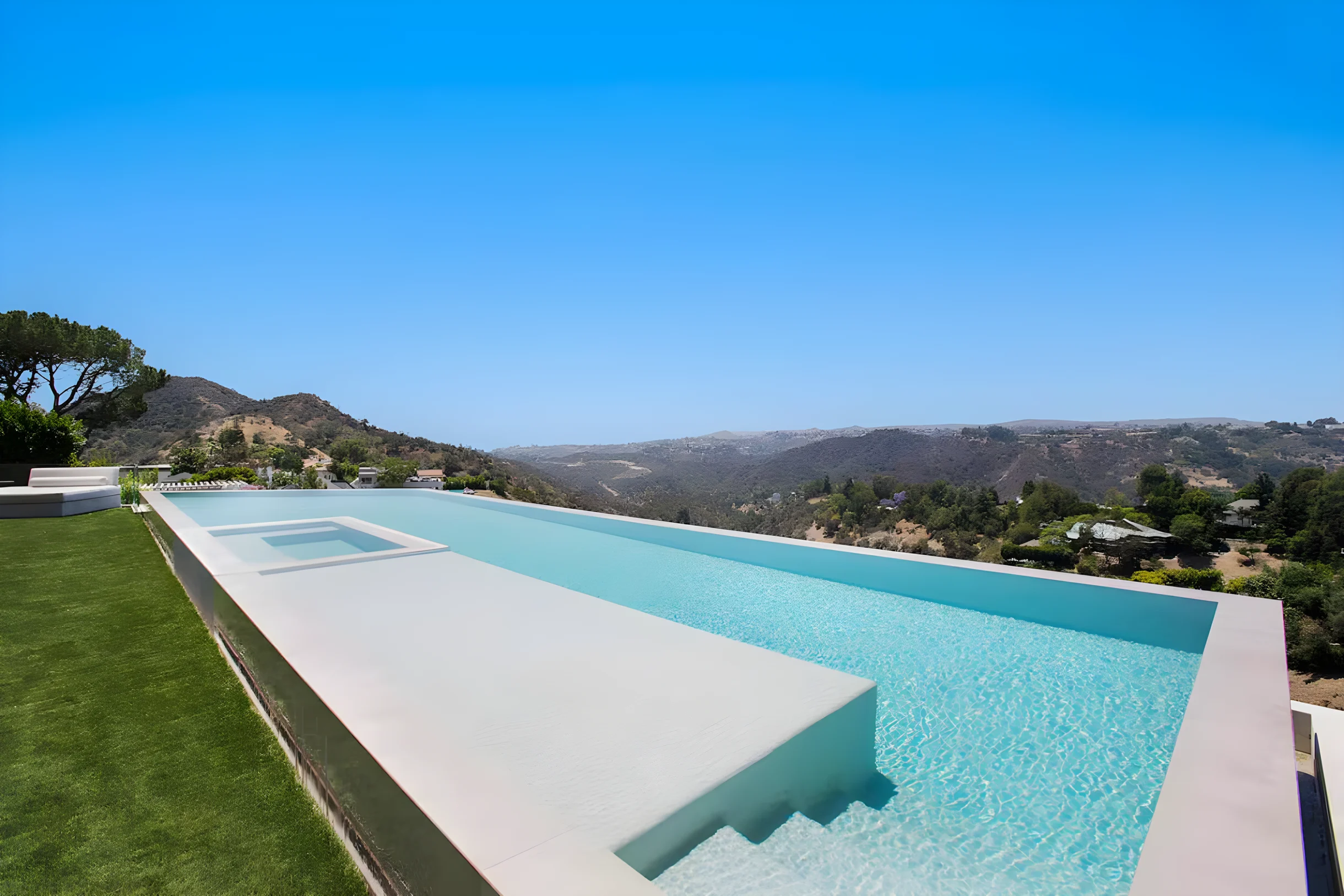 Ultra-Luxurious BH Estate | Pool, Theatre, Views #73