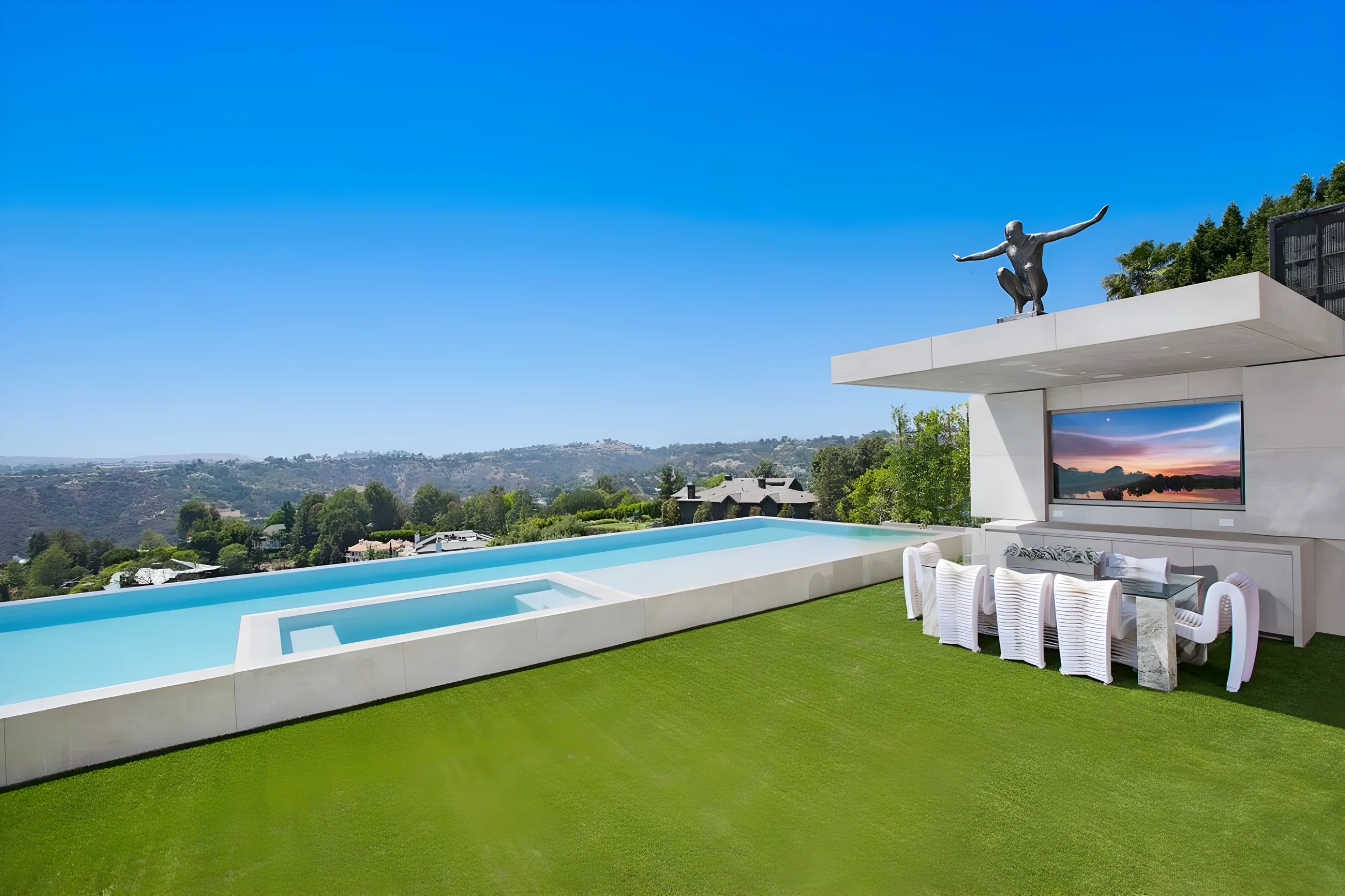 Ultra-Luxurious BH Estate | Pool, Theatre, Views #80