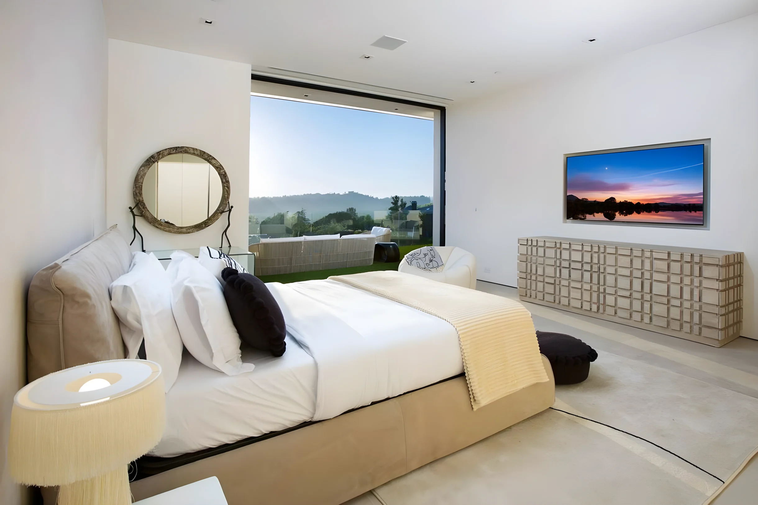 Ultra-Luxurious BH Estate | Pool, Theatre, Views #45