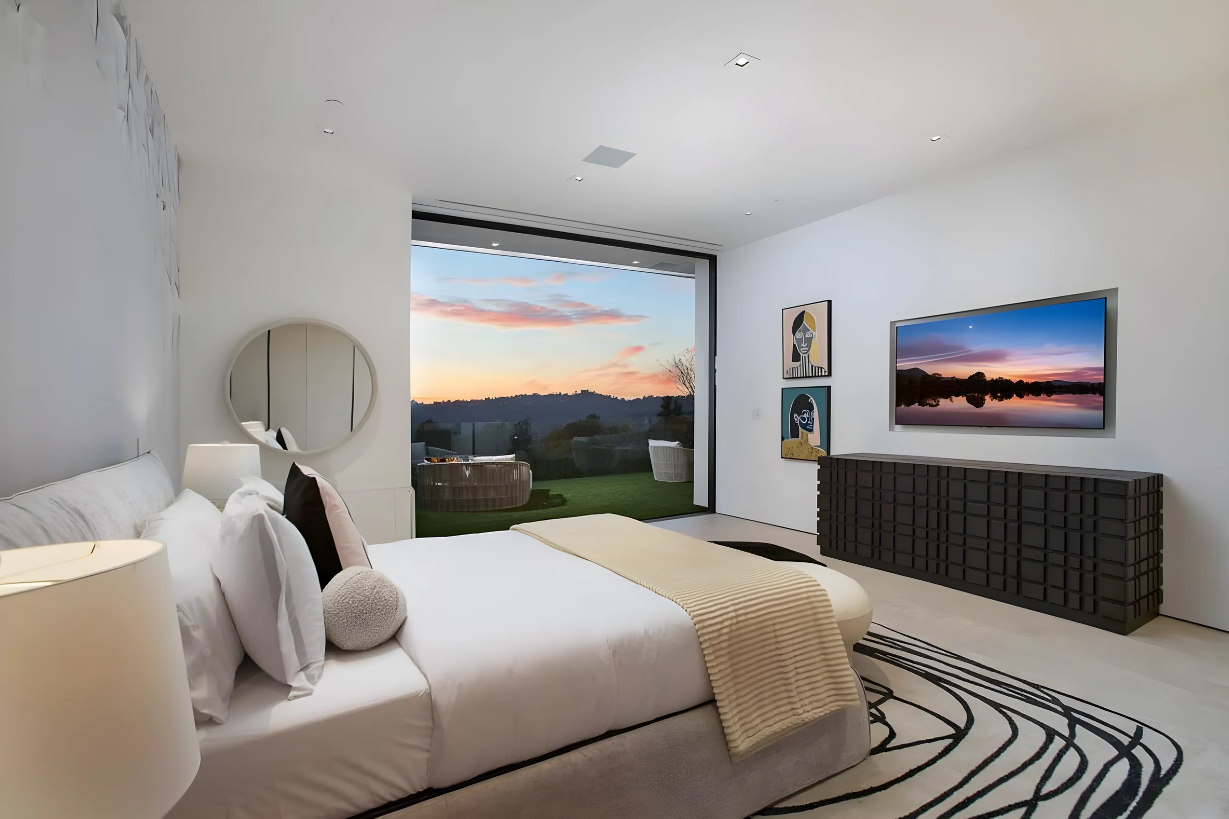 Ultra-Luxurious BH Estate | Pool, Theatre, Views #22