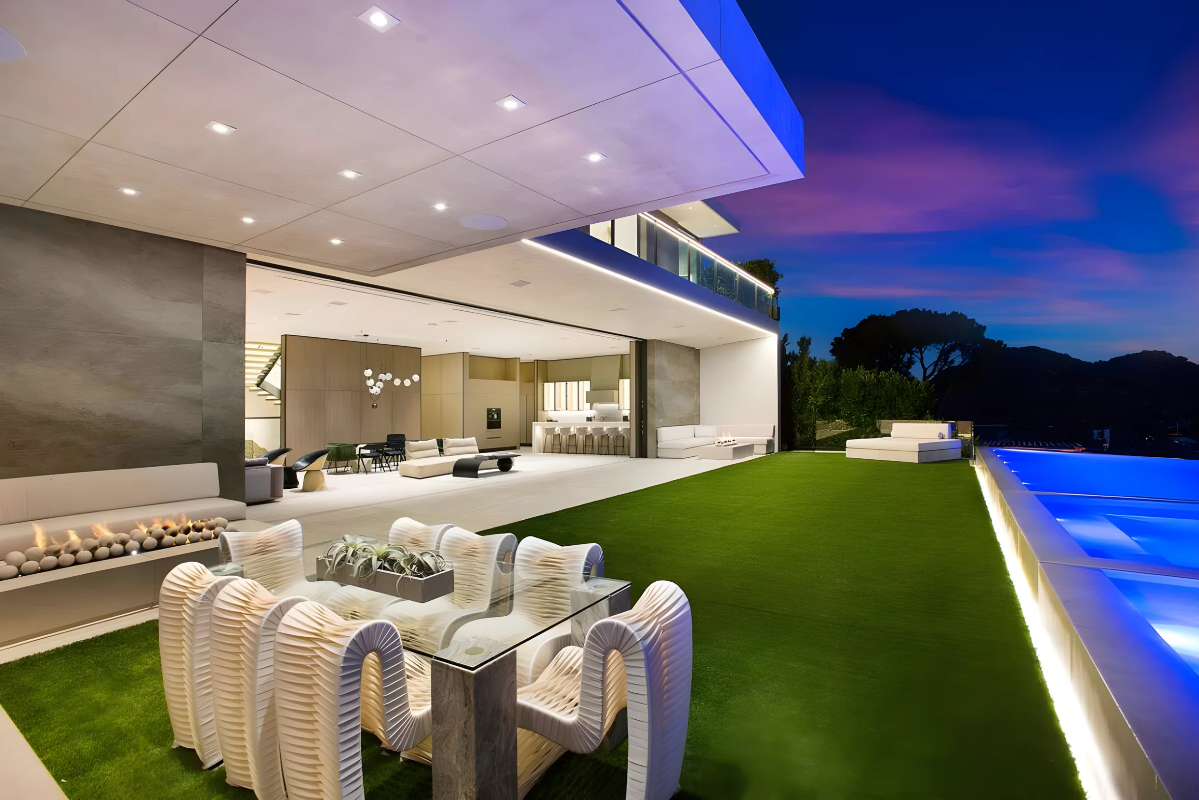 Ultra-Luxurious BH Estate | Pool, Theatre, Views #53