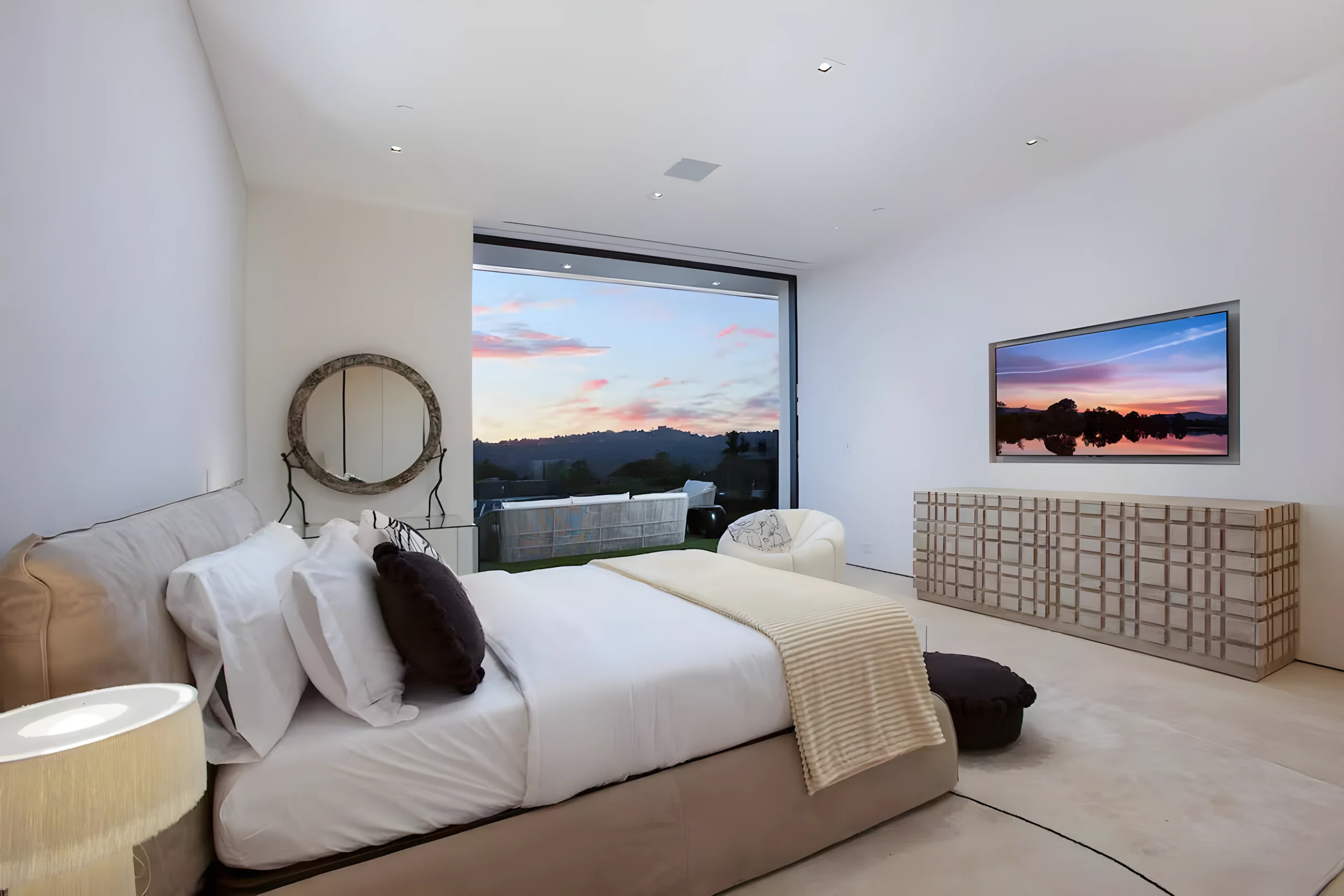 Ultra-Luxurious BH Estate | Pool, Theatre, Views #33