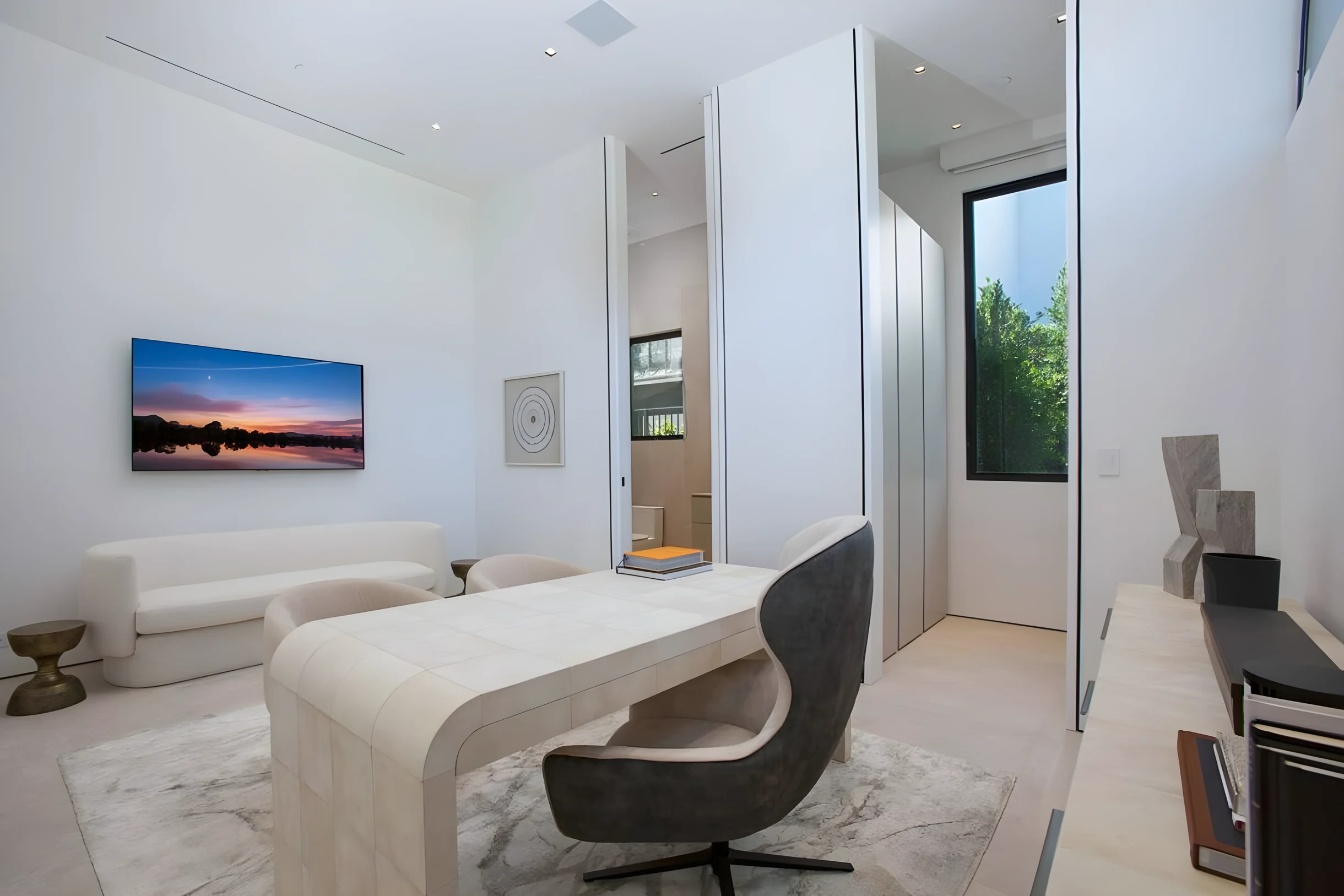 Ultra-Luxurious BH Estate | Pool, Theatre, Views #38