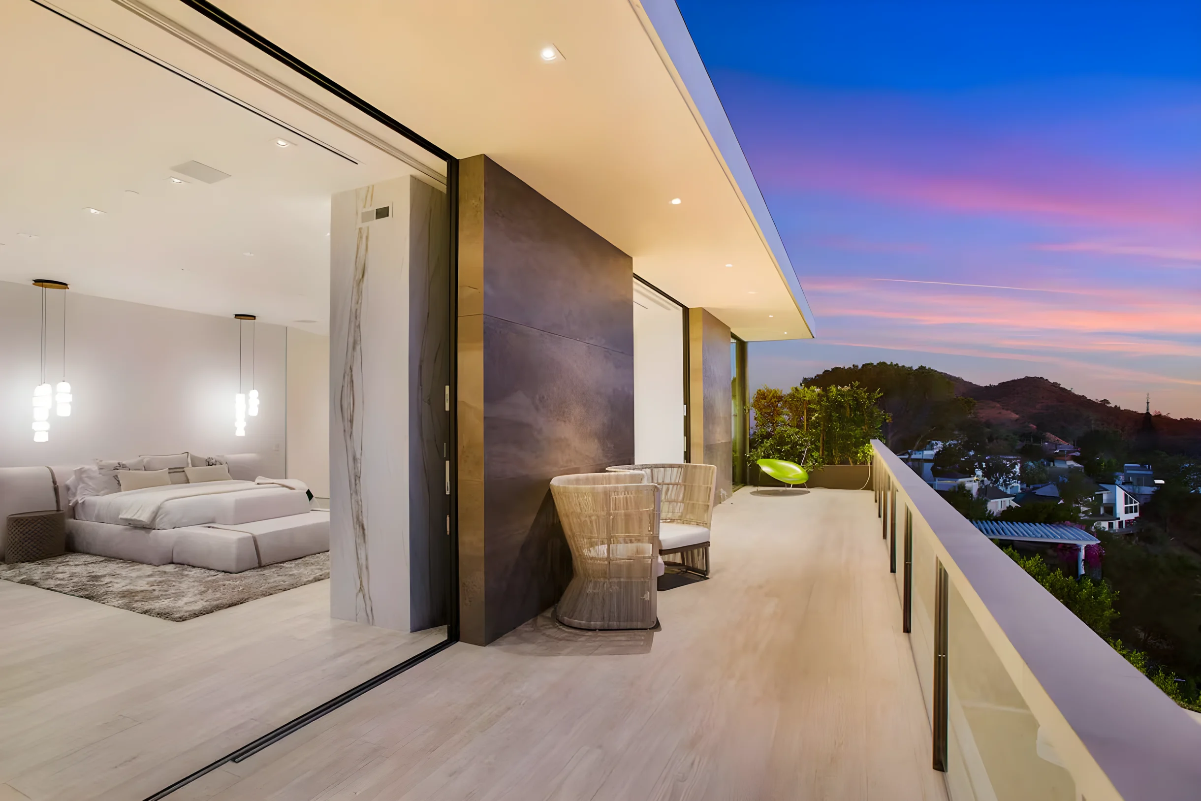 Ultra-Luxurious BH Estate | Pool, Theatre, Views #26