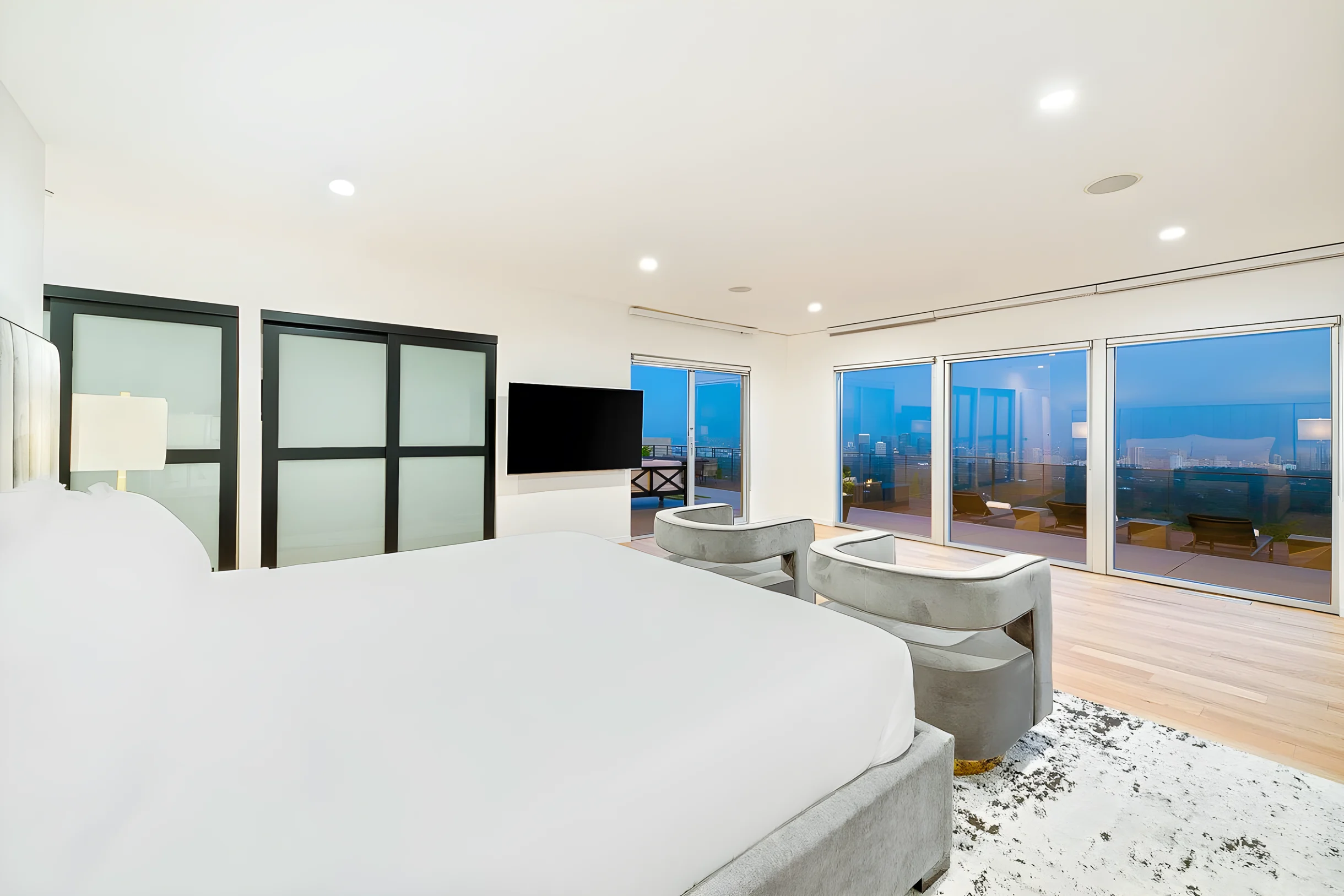 Stunning Modern Estate in BH | Pool, Spa, & Views #27