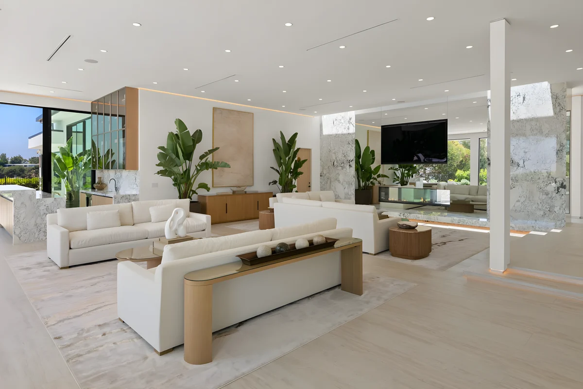 Wander Beverly Hills Promontory