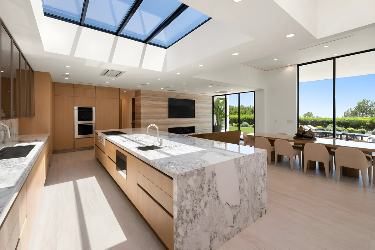 Wander Beverly Hills Promontory