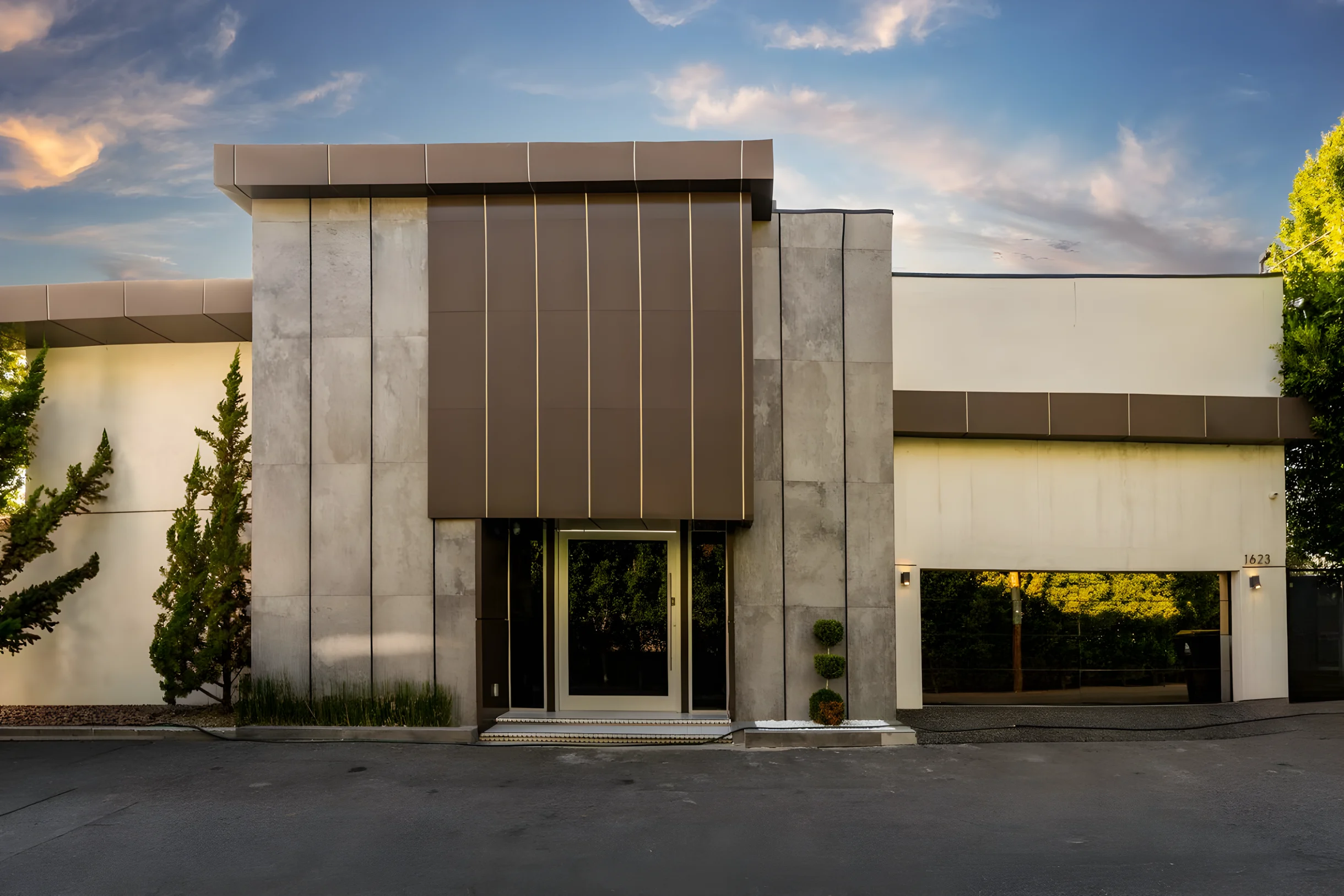 Wander Sunset Plaza Views #1