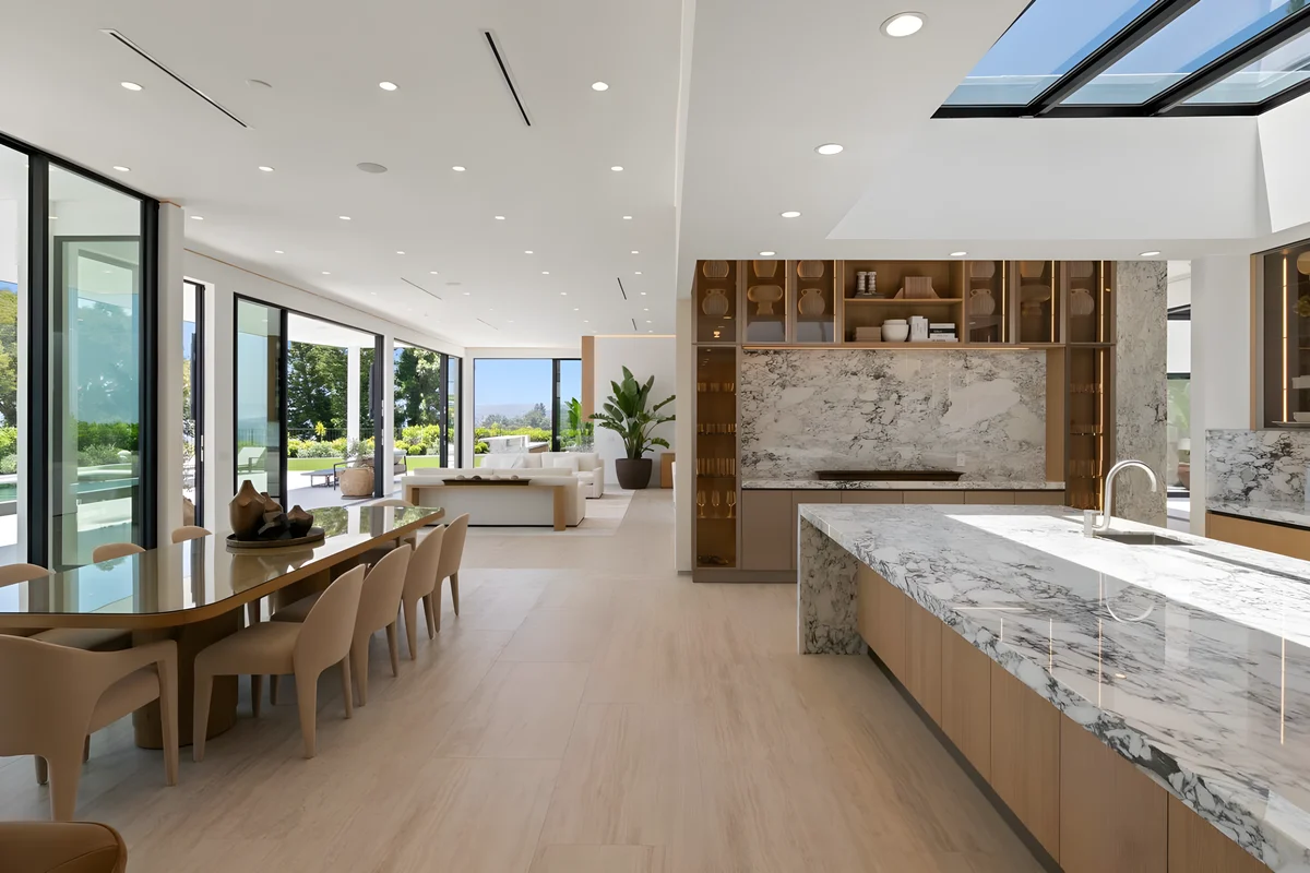 Wander Beverly Hills Promontory