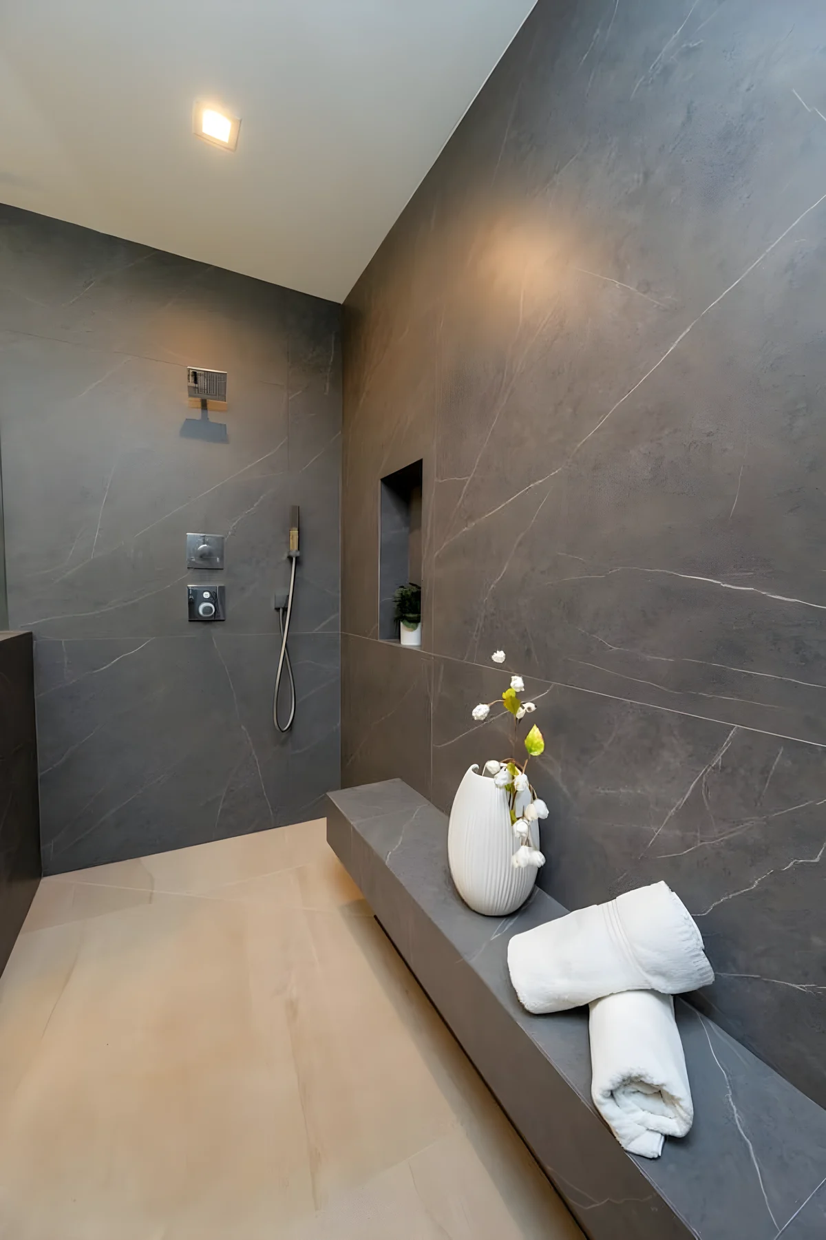 Wander Encino Allure