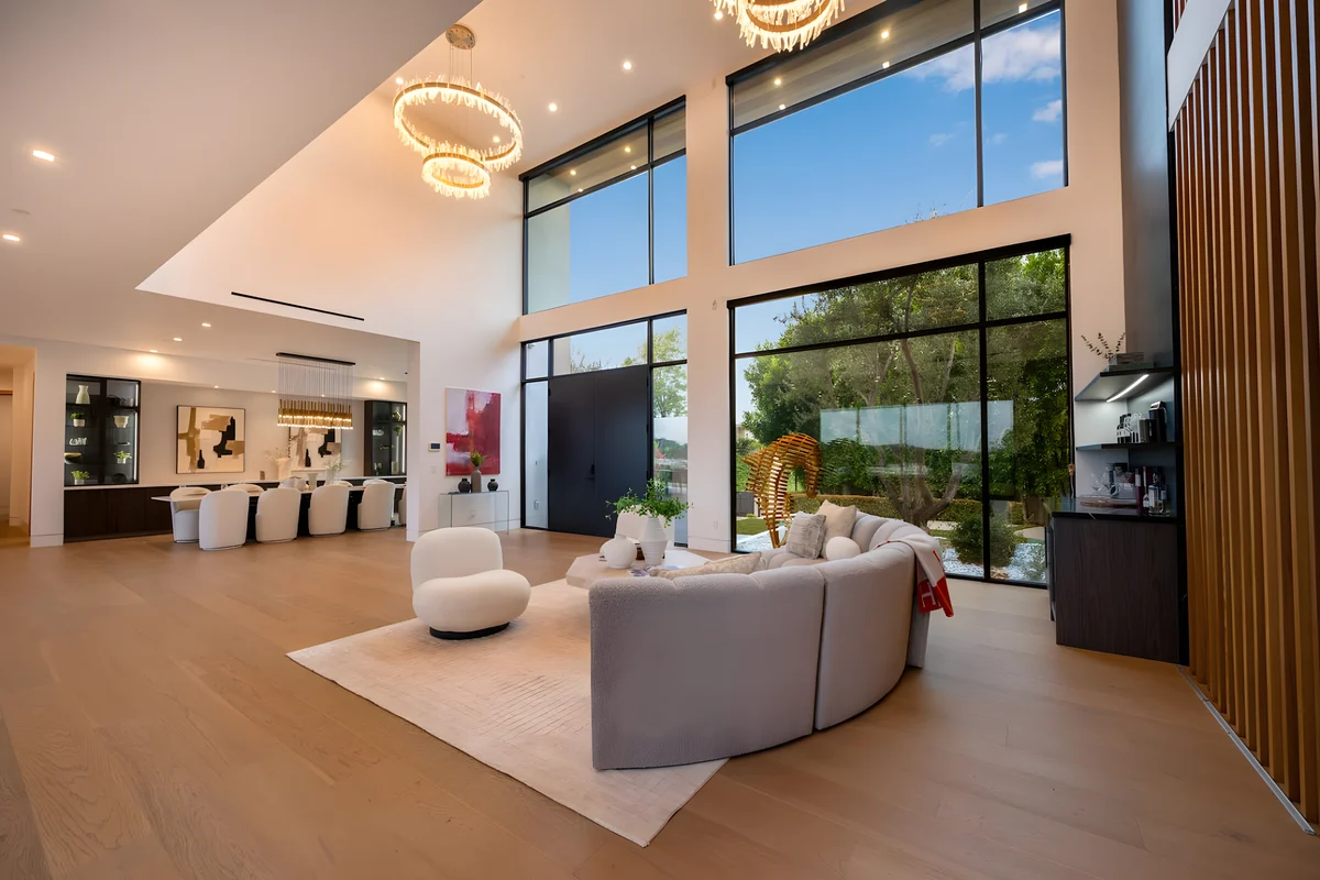 Wander Encino Allure