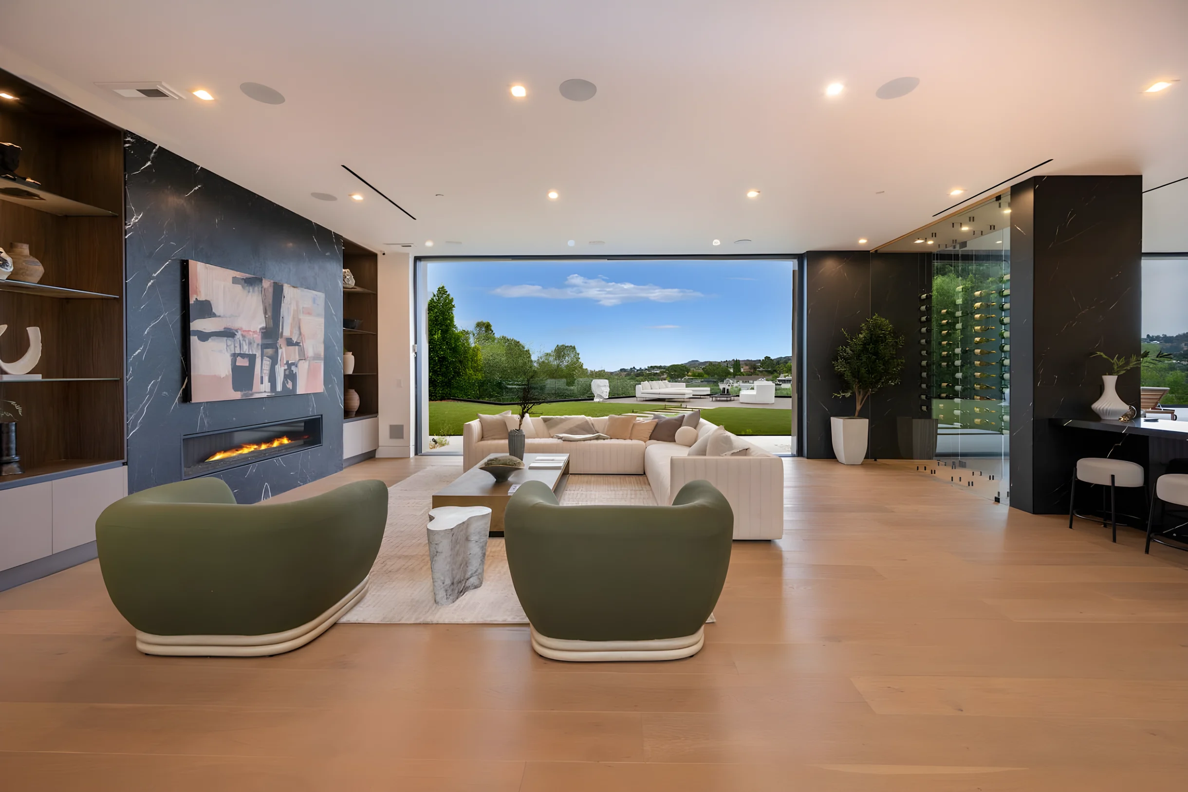 Royal Oaks Ultra-Luxury Resort #106