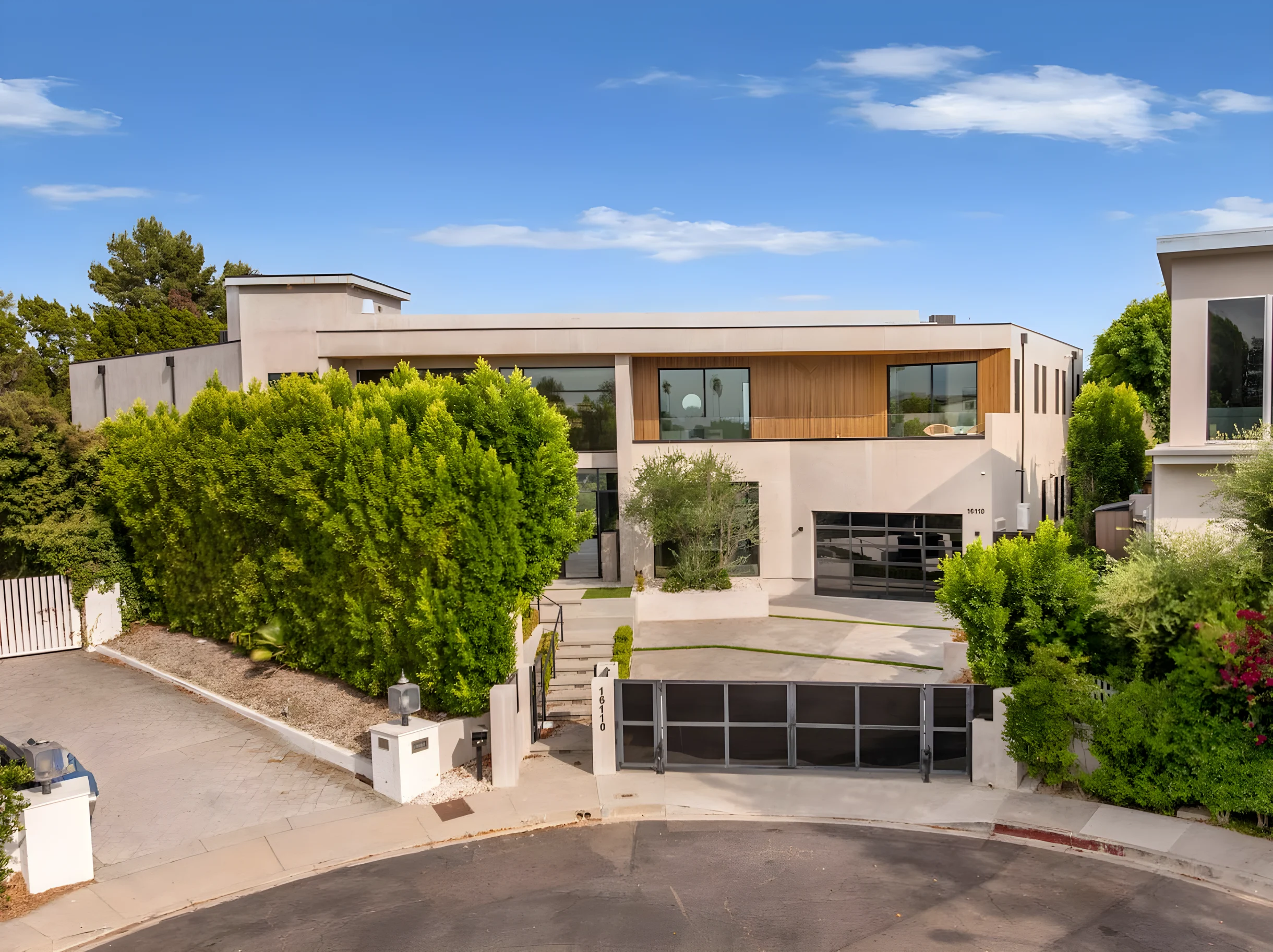 Royal Oaks Ultra-Luxury Resort #101