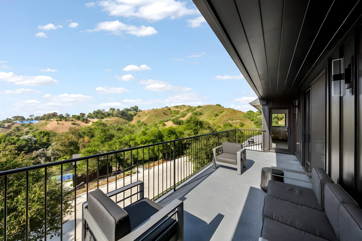 Wander Studio City Oaks