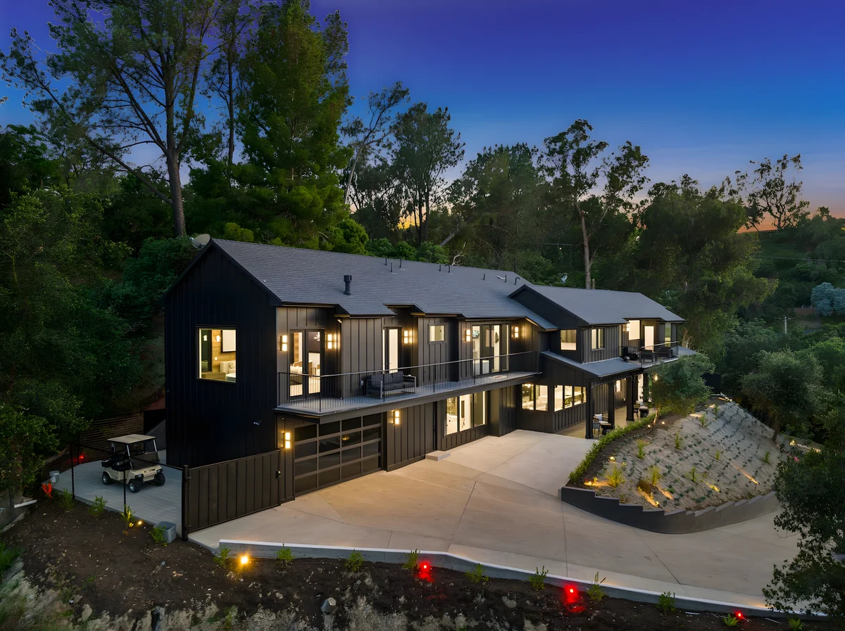 Wander Studio City Oaks