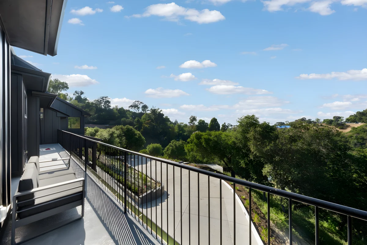 Wander Studio City Oaks