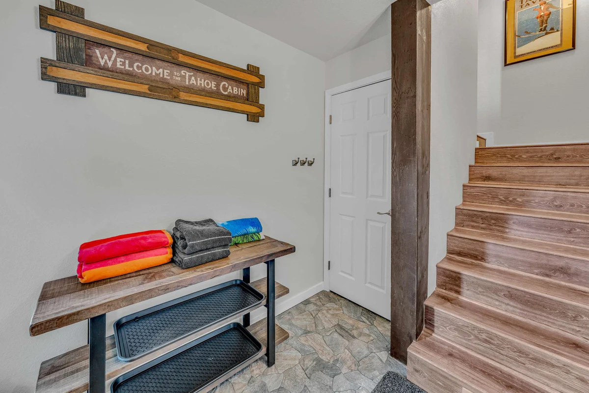 Wander Incline Village Escape