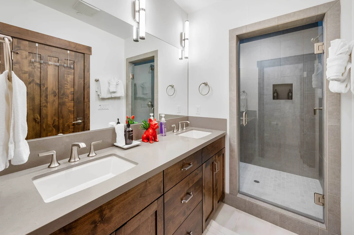 Wander Truckee Vista