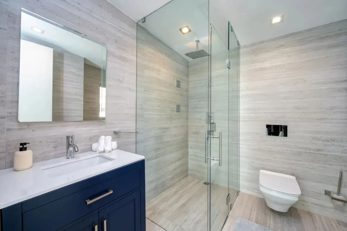 Wander Sunset Plaza Views