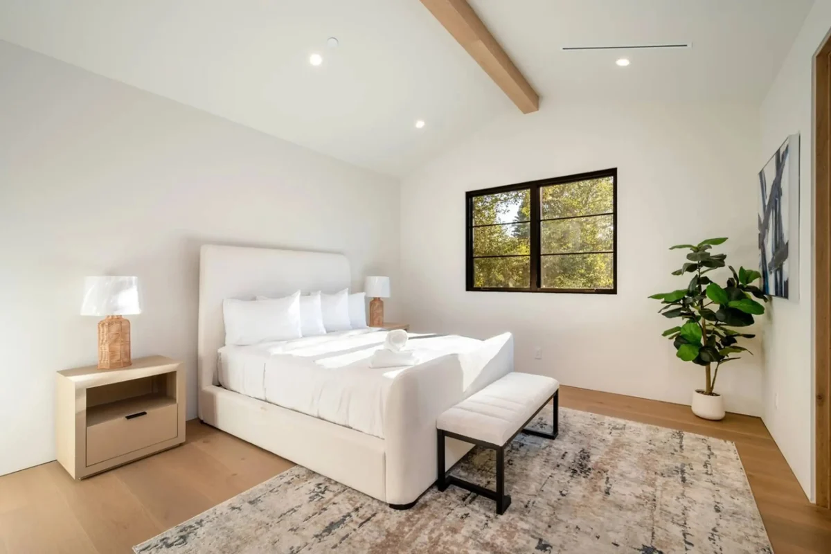 Wander Los Angeles Oakwood