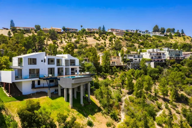 Wander Hollywood Peaks #4