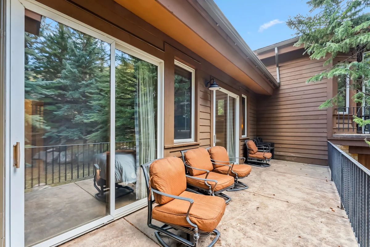 Wander Vail Charm #35