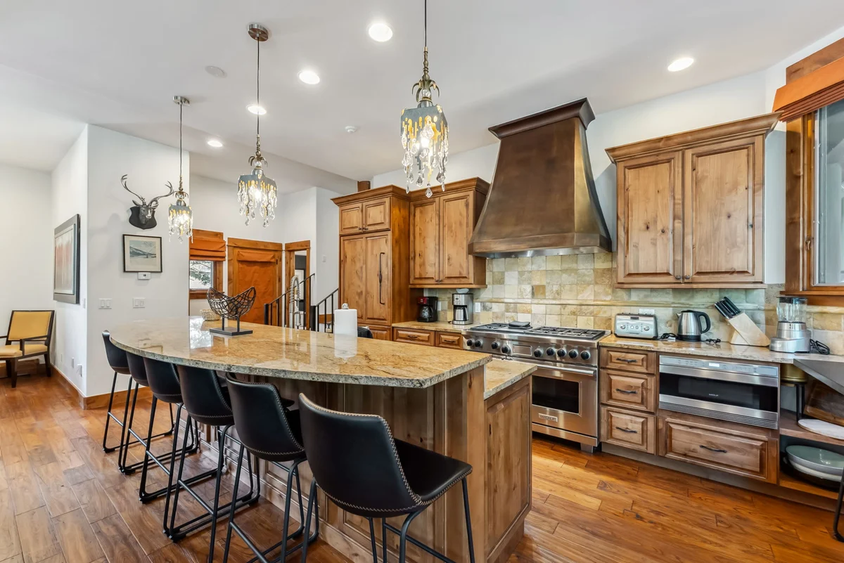 Wander Vail Charm #19