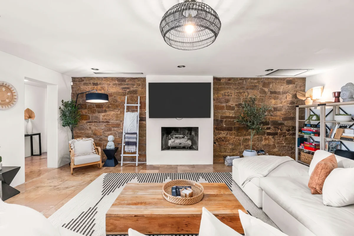 Wander Phoenix Oasis