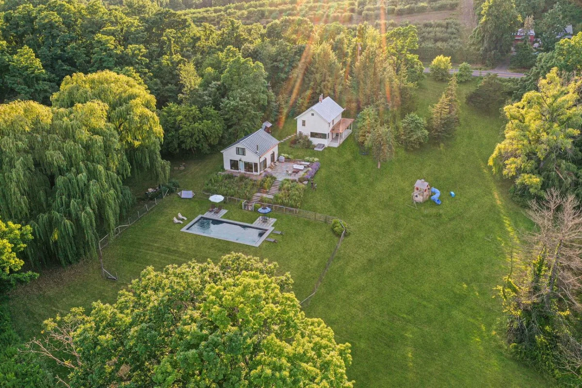 Wander Hudson Valley Farmhouse #2