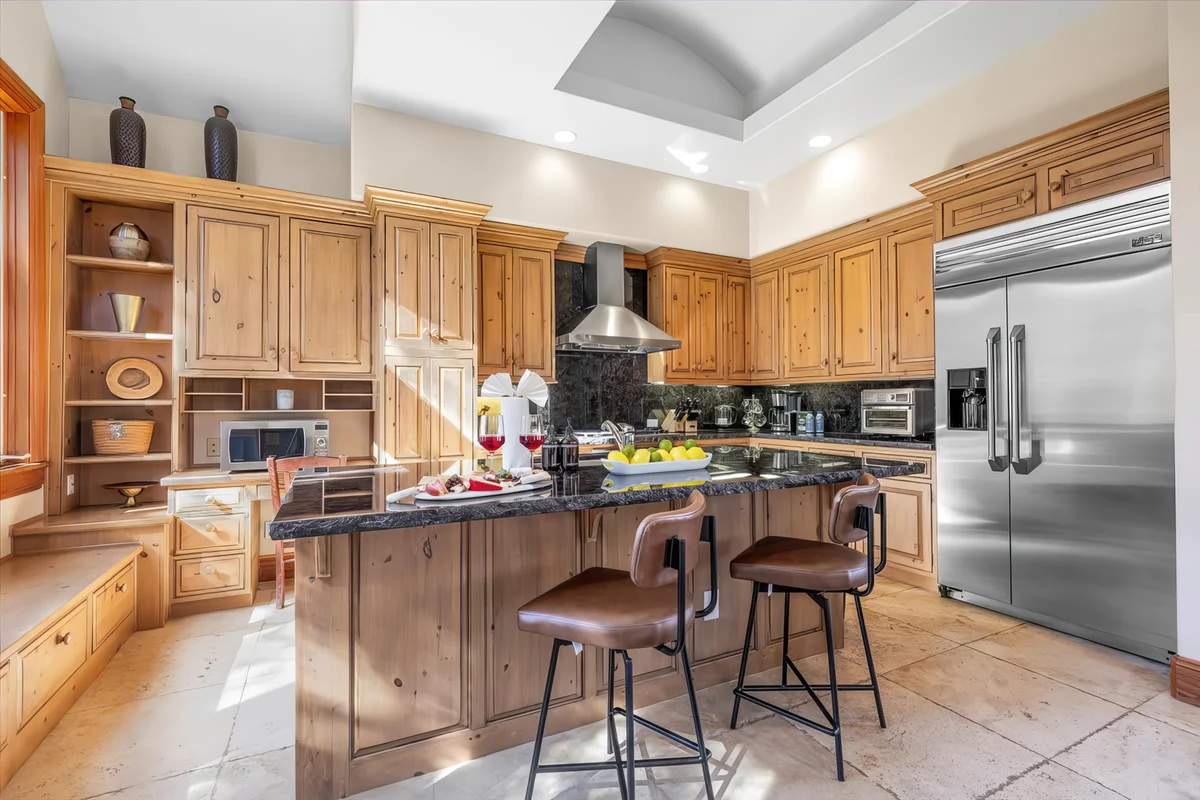 Wander Mountain Village Summit