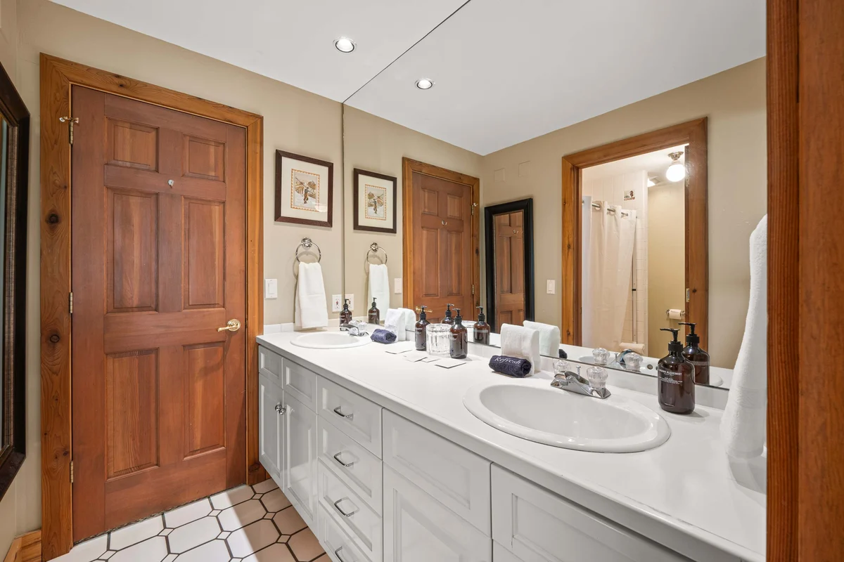 Wander Telluride Mountainview