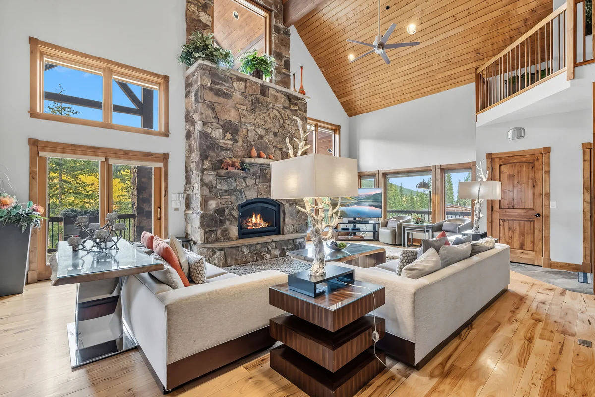 Wander Blue River Lodge