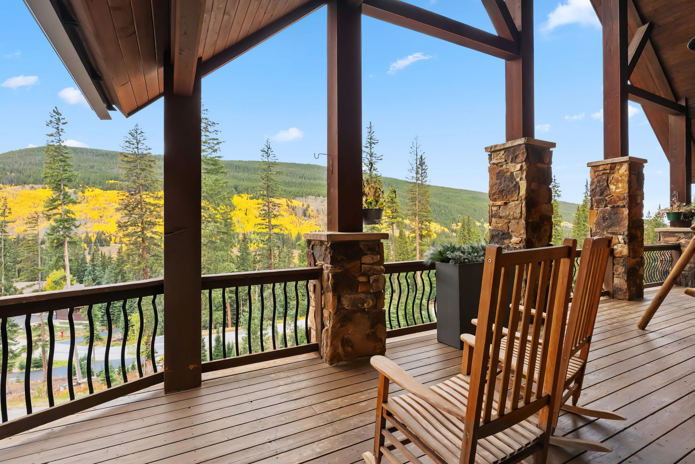 Wander Blue River Lodge #40