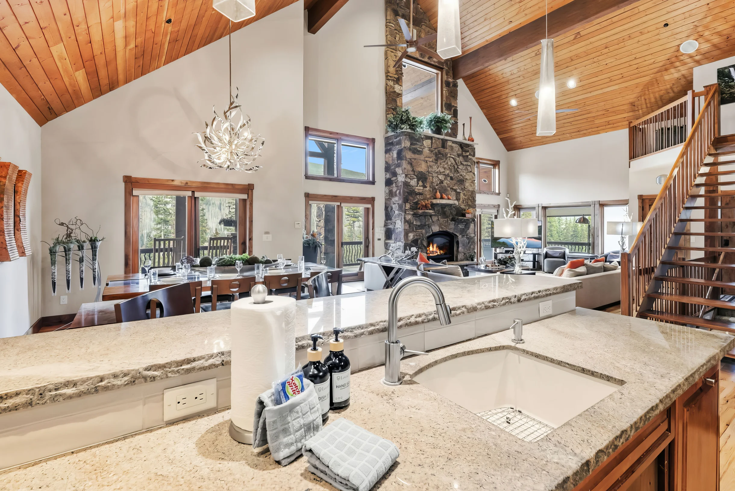 Wander Blue River Lodge #48