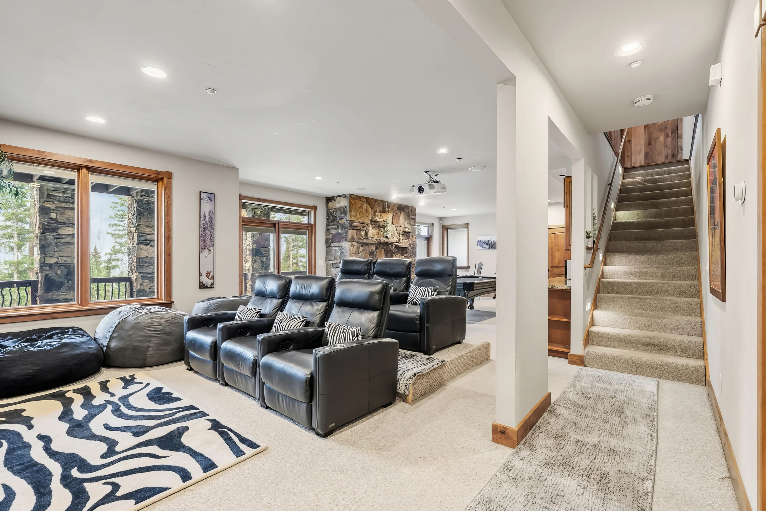 Wander Blue River Lodge #23