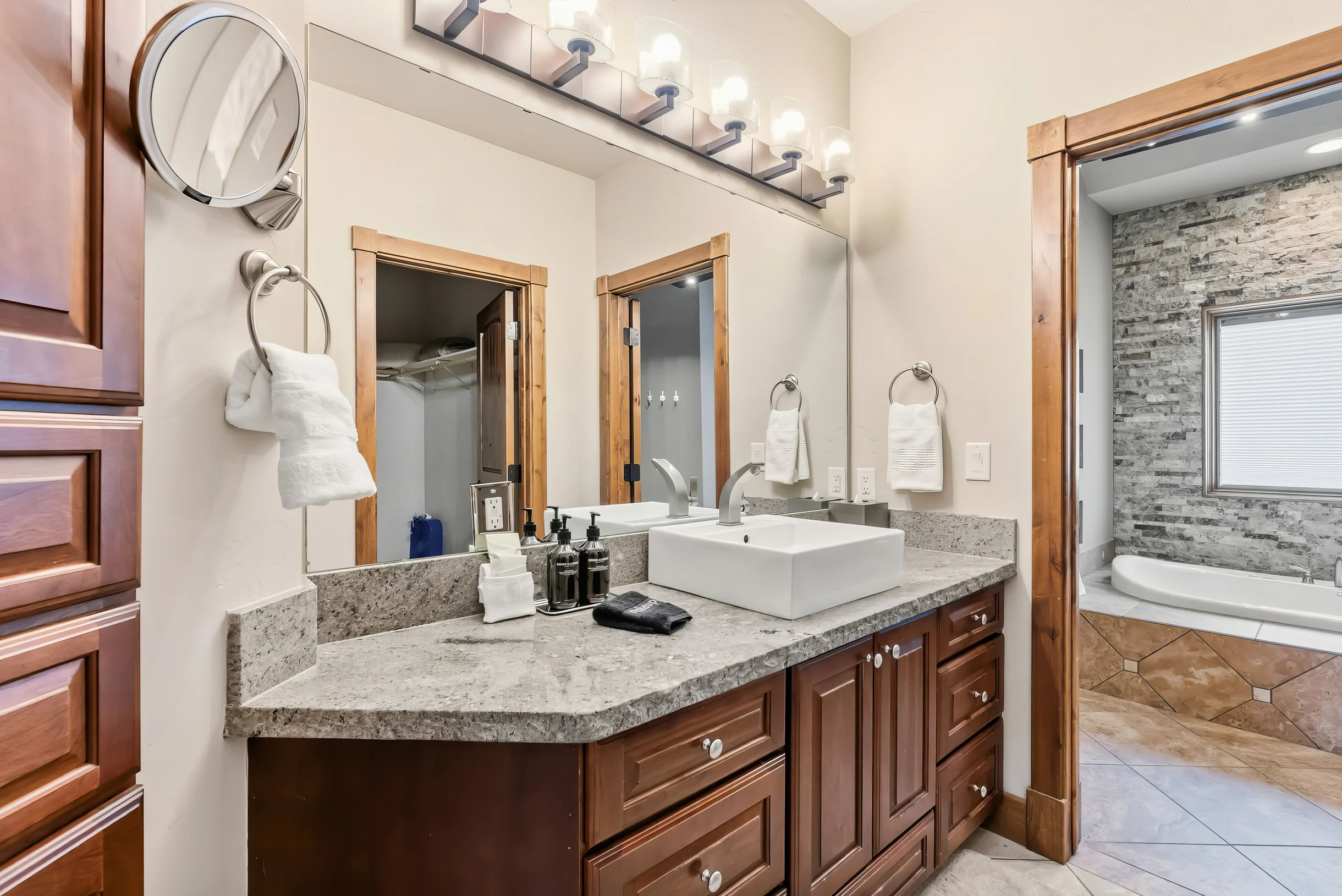 Wander Blue River Lodge #12