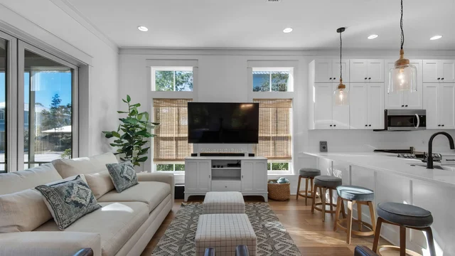 Wander Seacrest Charm #3