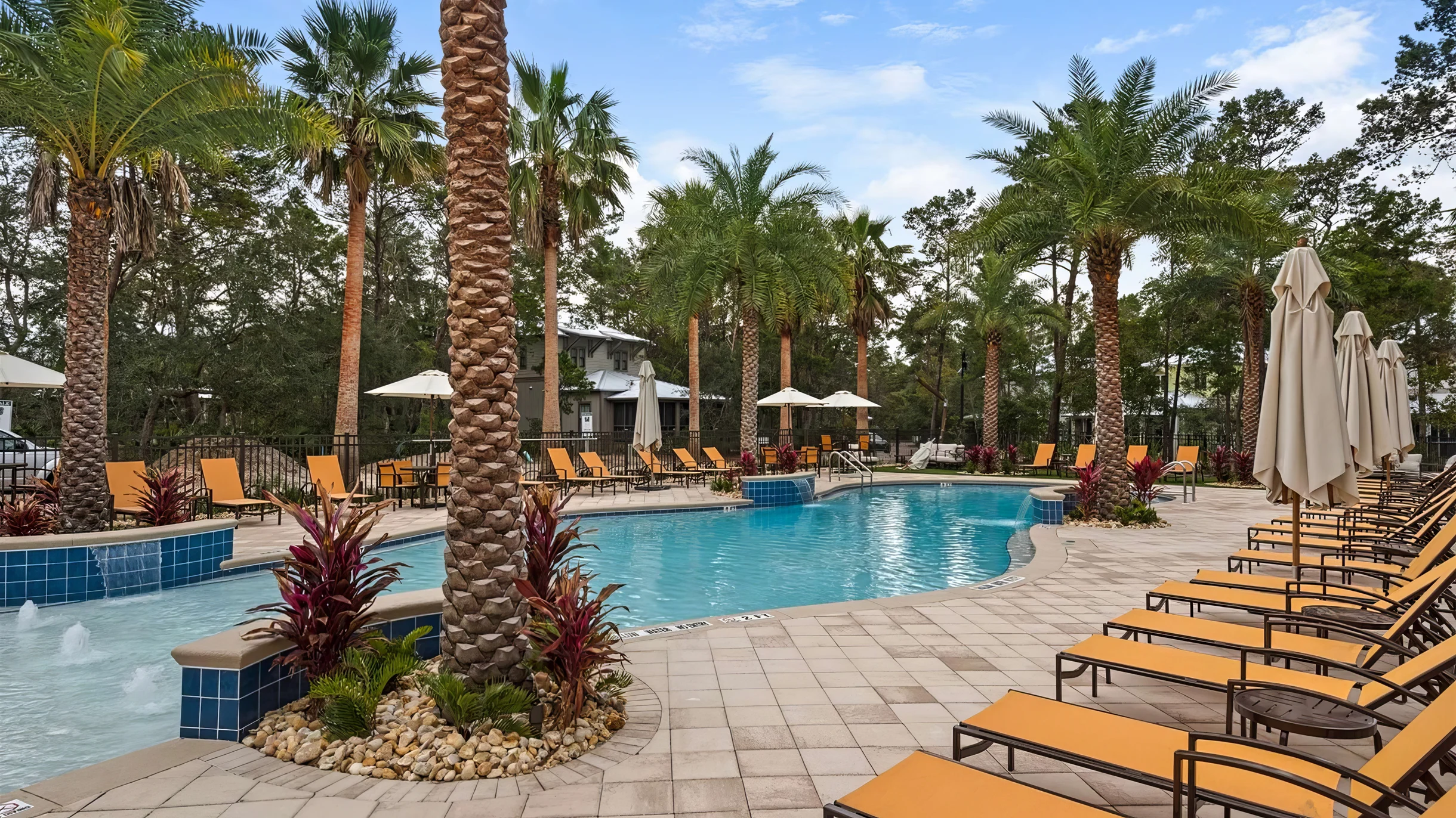 Wander Seacrest Charm #15