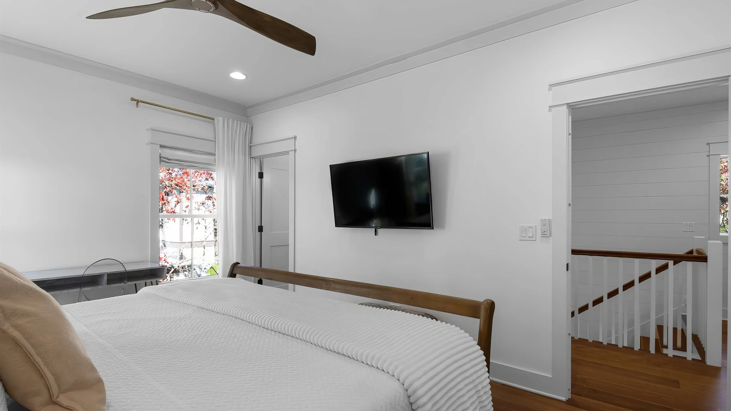 Wander Seacrest Charm #20