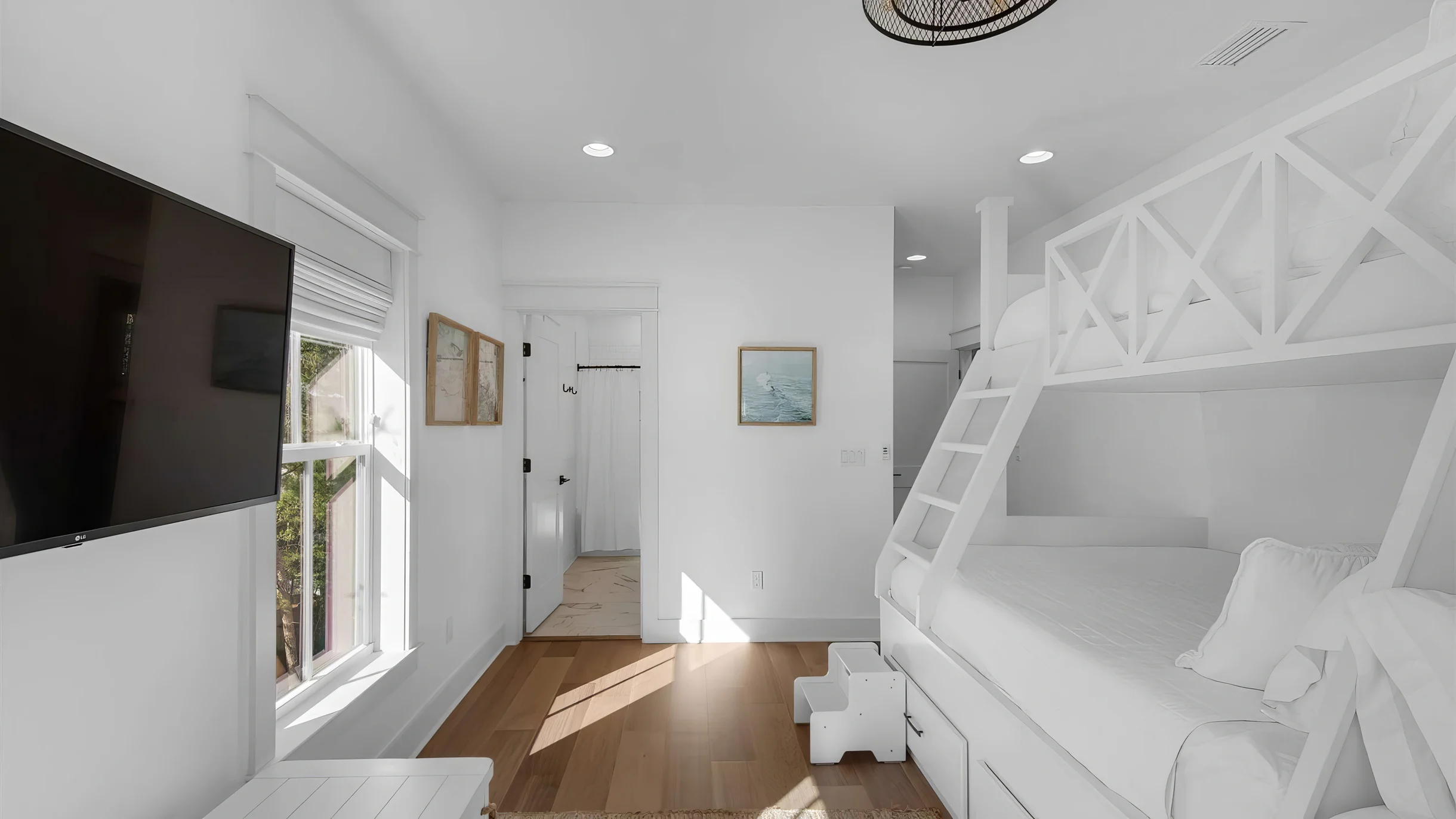 Wander Seacrest Charm #26