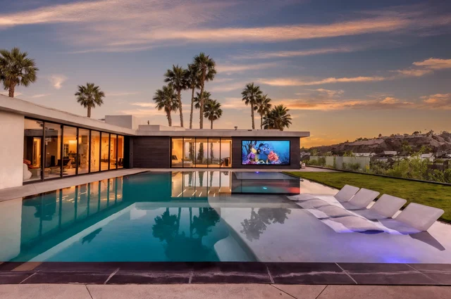 Wander Hollywood Glow #2