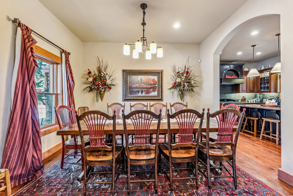 Wander Blue River Mountain