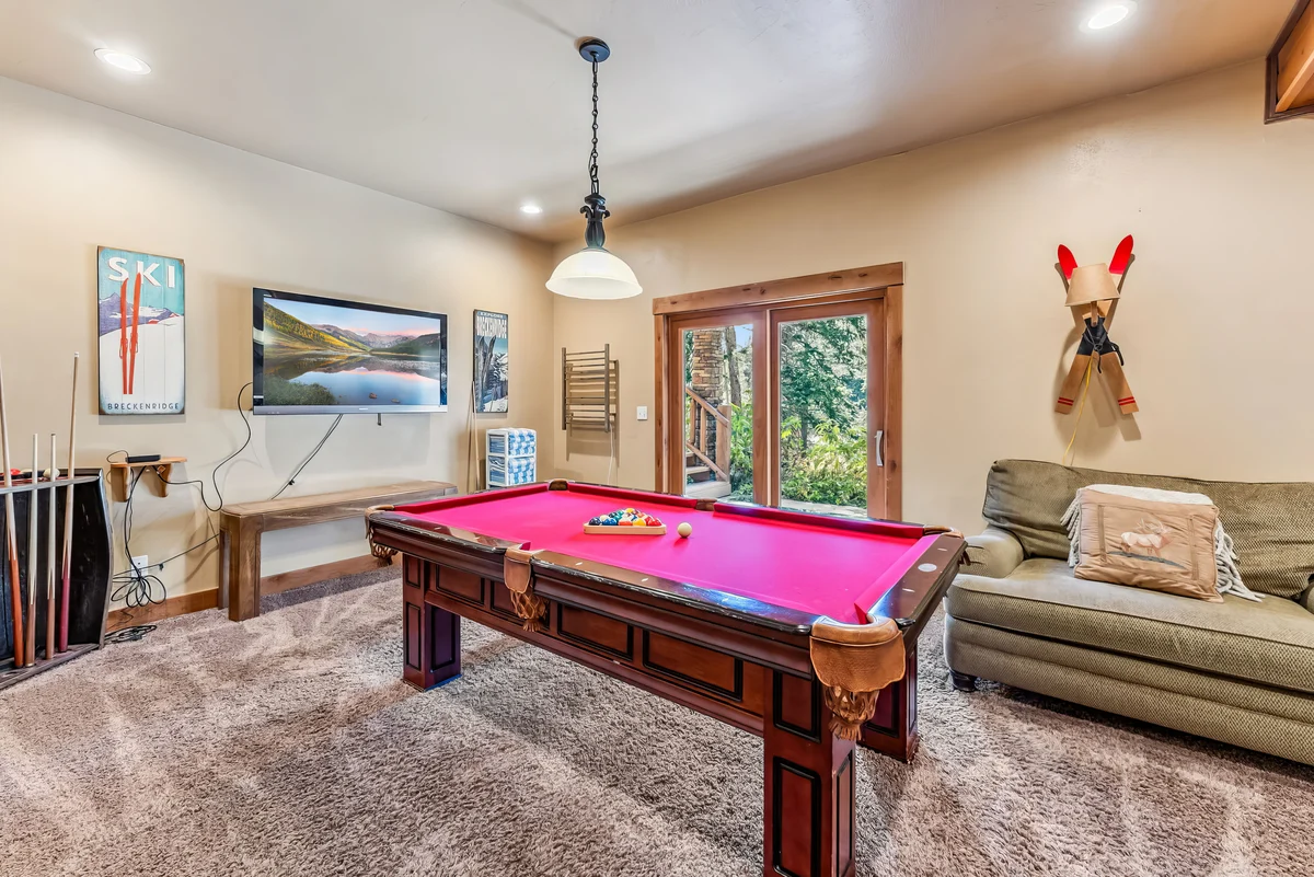 Wander Blue River Mountain